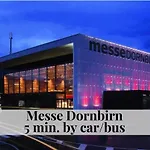 Aparthotel Crown Living Babylon - Nahe Messe Und Schweizer Grenze, Wlan, Kostenloser Parkplatz, Self Check-in, Ideal Fuer Geschaeftsreisende Und Feriengaeste Lustenau