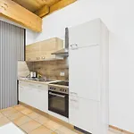 Aparthotel Crown Living Babylon - Nahe Messe Und Schweizer Grenze, Wlan, Kostenloser Parkplatz, Self Check-in, Ideal Fuer Geschaeftsreisende Und Feriengaeste