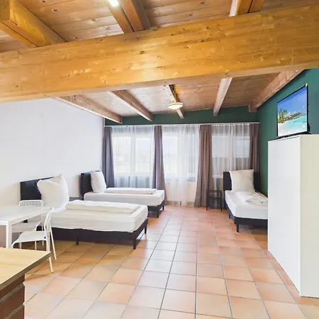 公寓式酒店 Crown Living Babylon - Nahe Messe Und Schweizer Grenze, Wlan, Kostenloser Parkplatz, Self Check-in, Ideal Fuer Geschaeftsreisende Und Feriengaeste 卢斯特瑙