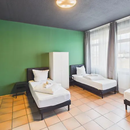 Aparthotel Crown Living Babylon - Nahe Messe Und Schweizer Grenze, Wlan, Kostenloser Parkplatz, Self Check-in, Ideal Fuer Geschaeftsreisende Und Feriengaeste 3*