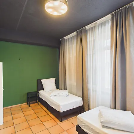 Crown Living Babylon - Nahe Messe Und Schweizer Grenze, Wlan, Kostenloser Parkplatz, Self Check-in, Ideal Fuer Geschaeftsreisende Und Feriengaeste 루스테나우