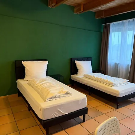 Aparthotel Crown Living Babylon - Nahe Messe Und Schweizer Grenze, Wlan, Kostenloser Parkplatz, Self Check-in, Ideal Fuer Geschaeftsreisende Und Feriengaeste 3*