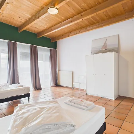 公寓式酒店 Crown Living Babylon - Nahe Messe Und Schweizer Grenze, Wlan, Kostenloser Parkplatz, Self Check-in, Ideal Fuer Geschaeftsreisende Und Feriengaeste 3*