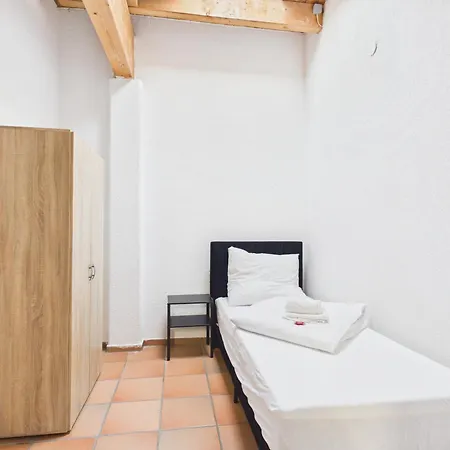 Crown Living Babylon - Nahe Messe Und Schweizer Grenze, Wlan, Kostenloser Parkplatz, Self Check-in, Ideal Fuer Geschaeftsreisende Und Feriengaeste 公寓式酒店 3*