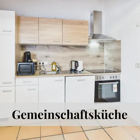 Crown Living Babylon - Nahe Messe Und Schweizer Grenze, Wlan, Kostenloser Parkplatz, Self Check-in, Ideal Fuer Geschaeftsreisende Und Feriengaeste לוסטנאו