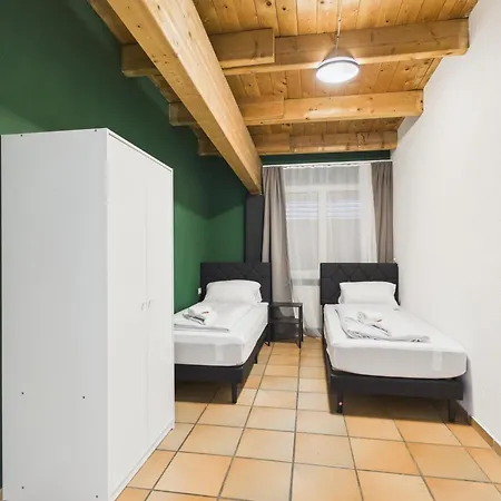 Aparthotel Crown Living Babylon - Nahe Messe Und Schweizer Grenze, Wlan, Kostenloser Parkplatz, Self Check-in, Ideal Fuer Geschaeftsreisende Und Feriengaeste 3*